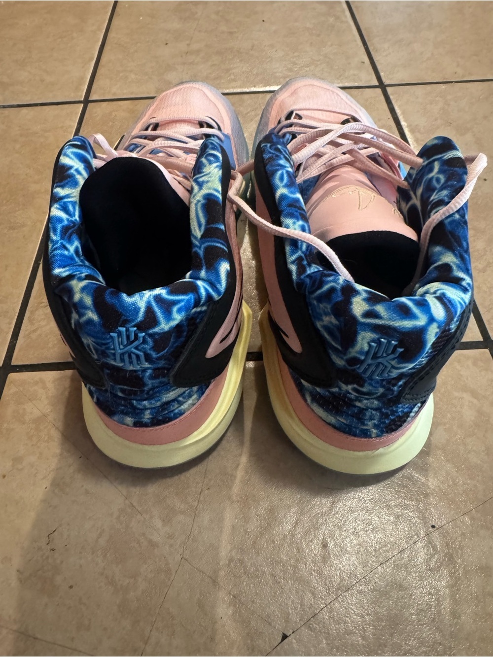 Nike Pink and Blue Men’s Athletic Basketball Shoes - Picture 7 of 11